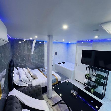 Room & Jacuzzi - Stade De France Saint-Denis  Ngoại thất bức ảnh